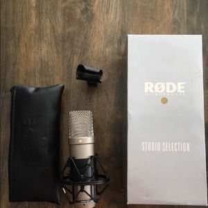 Rode NT1-A Large-Diaphragm Condenser Microphone